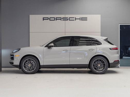 2025 Porsche Cayenne Base