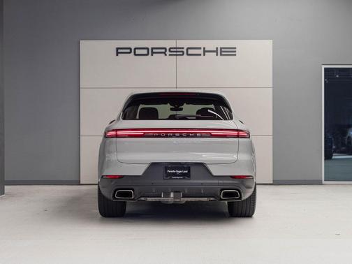 2025 Porsche Cayenne Base