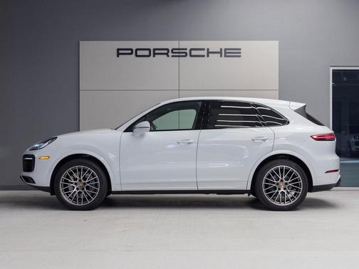 2023 Porsche Cayenne Platinum Edition