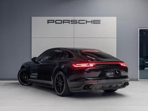 2021 Porsche Panamera 