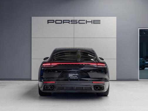 2021 Porsche Panamera 