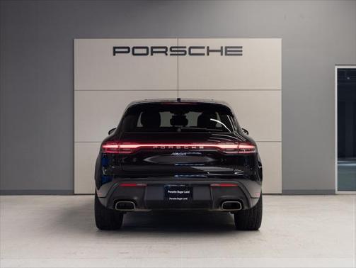2023 Porsche Macan Base
