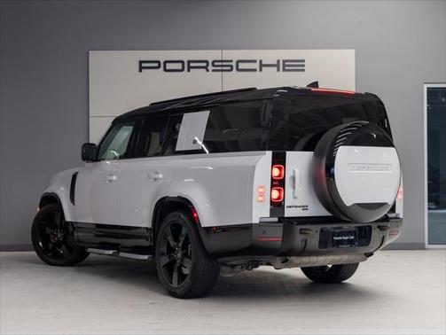 2023 Land Rover Defender 130 X-Dynamic SE