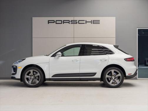 2023 Porsche Macan Base