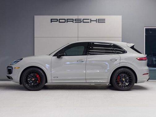 2023 Porsche Cayenne GTS