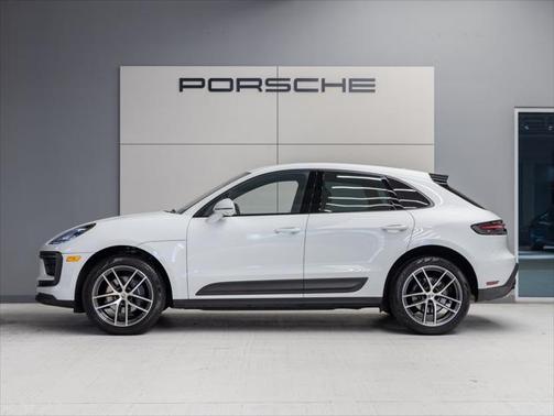 2022 Porsche Macan Base