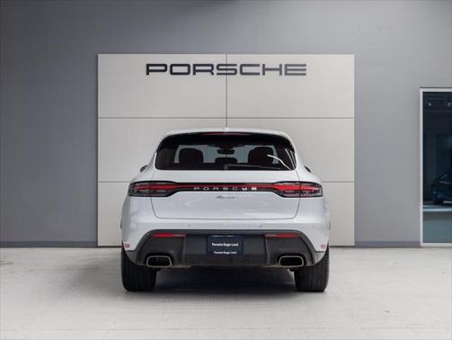 2022 Porsche Macan Base