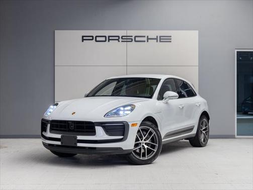 2022 Porsche Macan Base