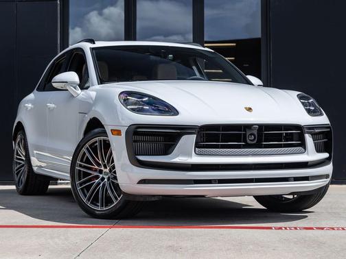 Carrara White 2026 Porsche Macan Macan