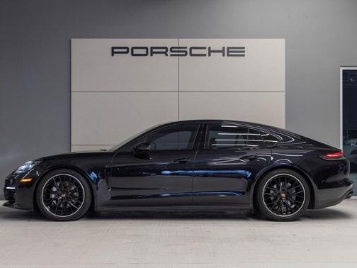 2023 Porsche Panamera 4 Platinum Edition