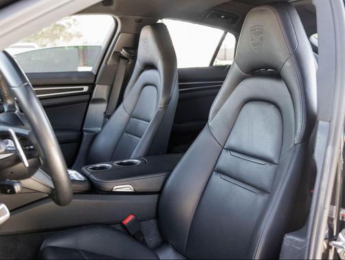 2023 Porsche Panamera 4 Platinum Edition