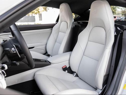 2025 Porsche 718 Cayman GTS 4.0