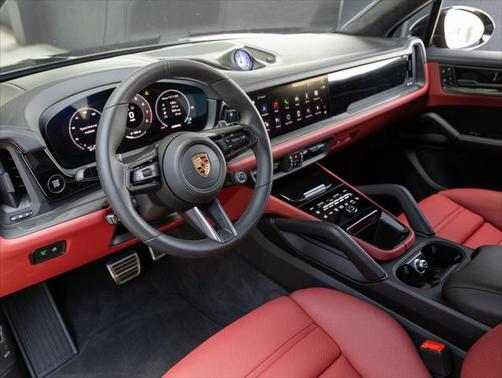 2025 Porsche Cayenne GTS