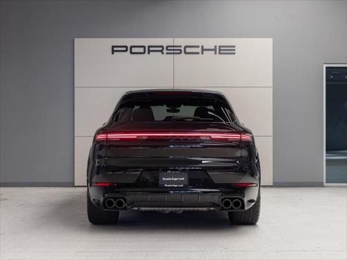 2025 Porsche Cayenne GTS