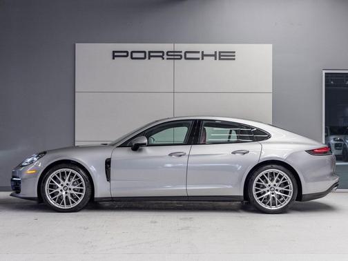 2023 Porsche Panamera 