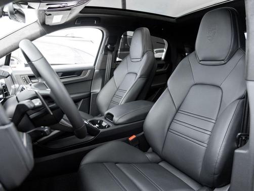 Chalk 2026 Porsche Cayenne Cayenne Turbo E-Hybrid