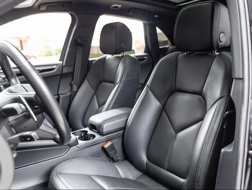 2023 Porsche Macan S