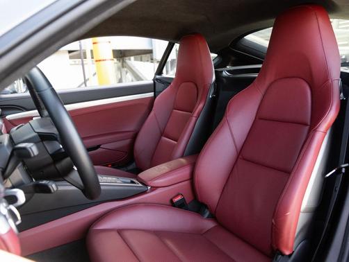 2025 Porsche 718 Cayman GTS 4.0