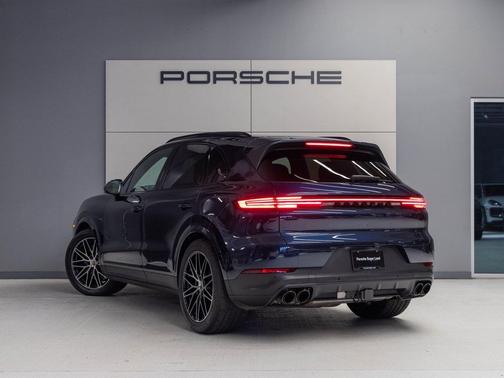 2024 Porsche Cayenne S