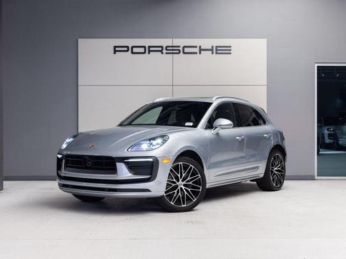Silver Metallic 2024 Porsche Macan Macan