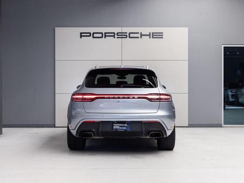 Silver Metallic 2024 Porsche Macan Macan
