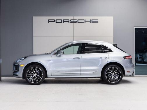 Silver Metallic 2024 Porsche Macan Macan