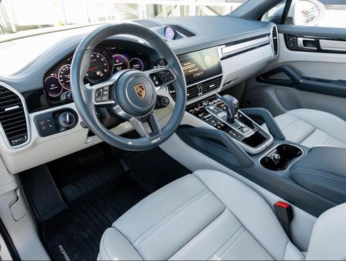 2023 Porsche Cayenne Platinum Edition