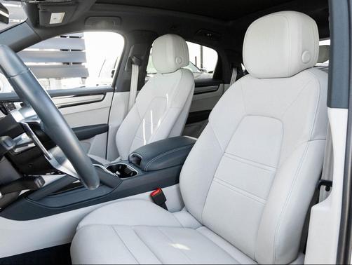 2023 Porsche Cayenne Platinum Edition