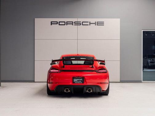 2024 Porsche 718 Cayman GT4 RS