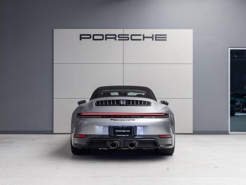 2026 Porsche 911 Carrera 4 GTS