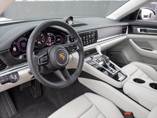 2022 Porsche Panamera 4 Platinum Edition