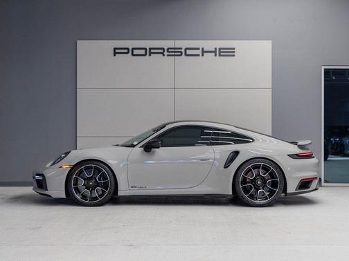 2022 Porsche 911 Turbo S