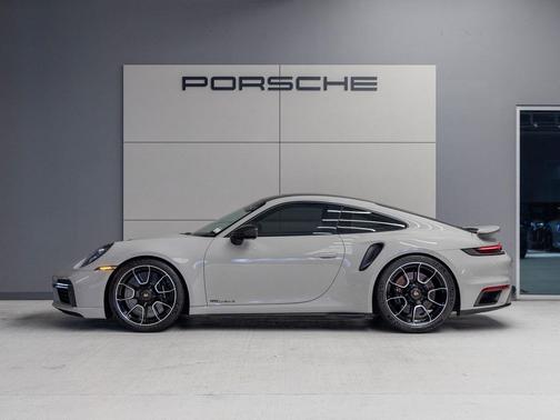 2022 Porsche 911 Turbo S
