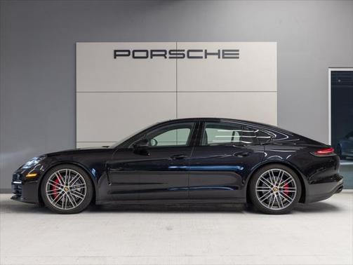 2022 Porsche Panamera 4S