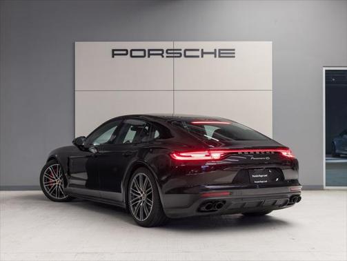 2022 Porsche Panamera 4S