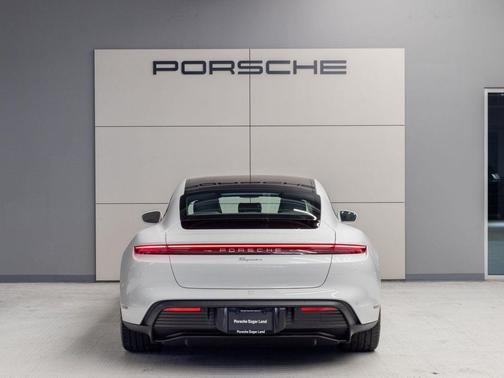 2025 Porsche Taycan 
