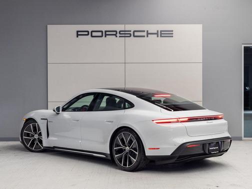 2025 Porsche Taycan 