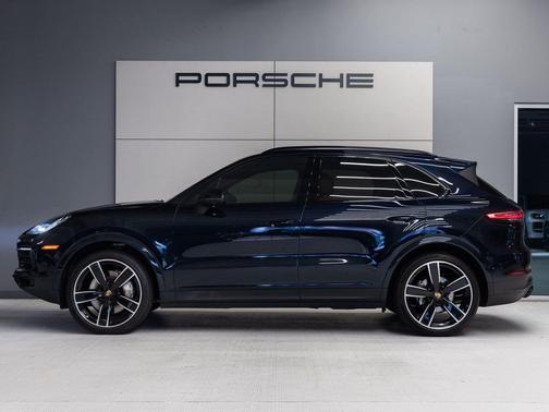 Moonlight Blue Metallic 2023 Porsche Cayenne Platinum Edition