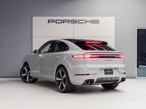 2024 Porsche Cayenne S