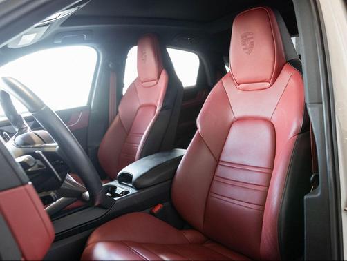 2024 Porsche Cayenne S