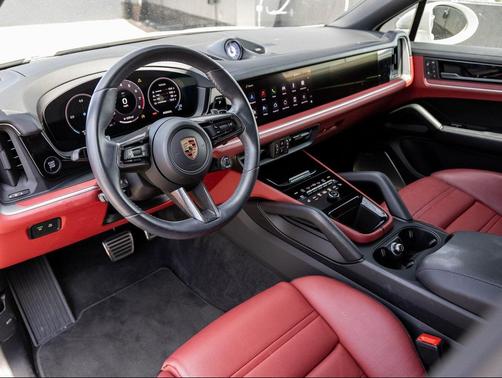 2024 Porsche Cayenne S