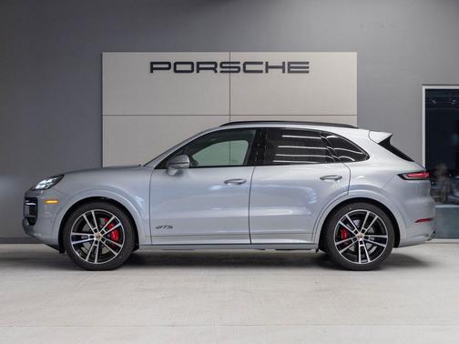 2026 Porsche Cayenne GTS