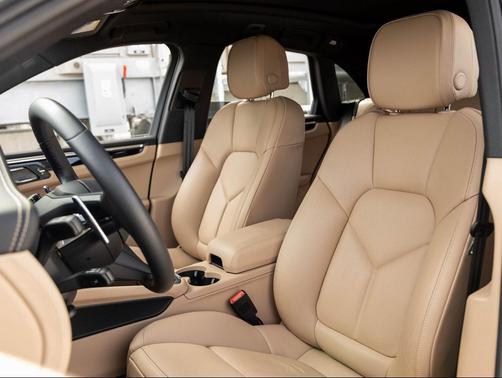 2025 Porsche Macan T