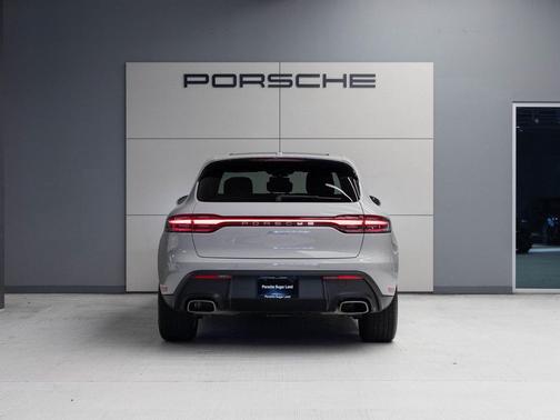 2025 Porsche Macan T