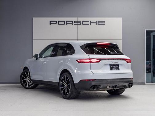 2023 Porsche Cayenne Platinum Edition