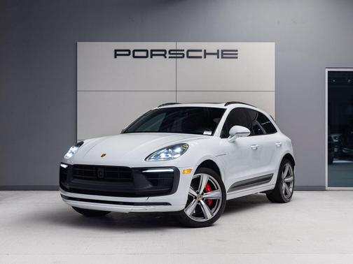 Carrara White Metallic 2024 Porsche Macan Macan GTS
