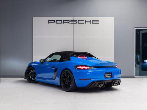 Shark Blue 2025 Porsche 718 Spyder RS