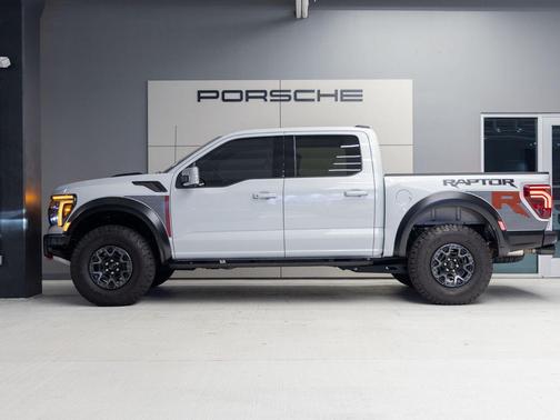 2025 Ford F-150 Raptor R