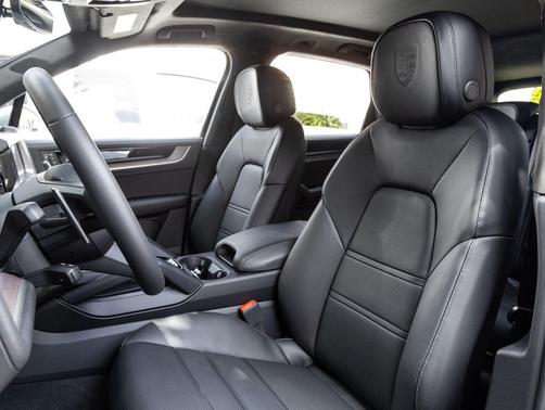 Dolomite Silver Metallic 2025 Porsche Cayenne Cayenne E-Hybrid