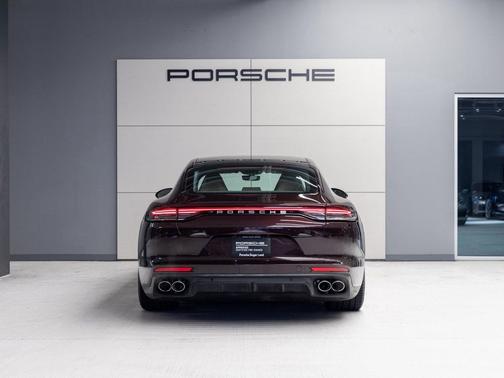 2022 Porsche Panamera 4 Platinum Edition